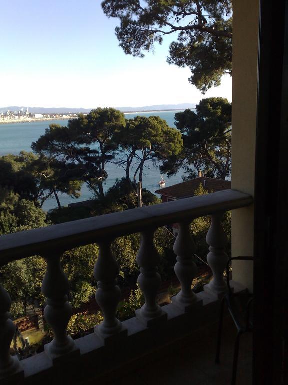 Hotel Leopoldo Castiglioncello Bagian luar foto
