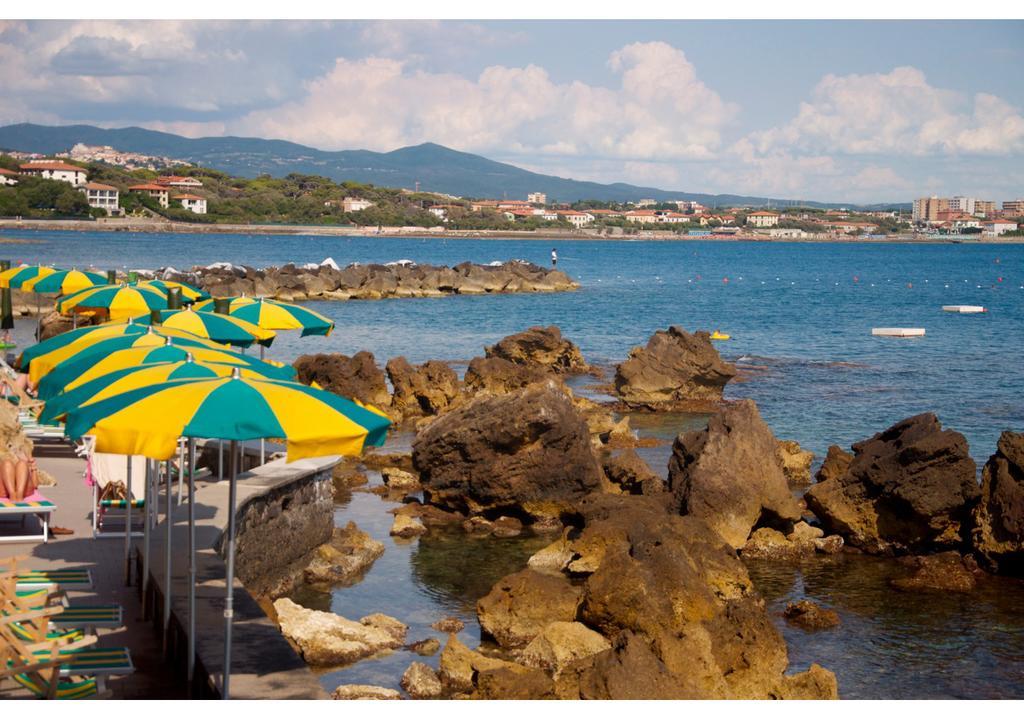 Hotel Leopoldo Castiglioncello Bagian luar foto