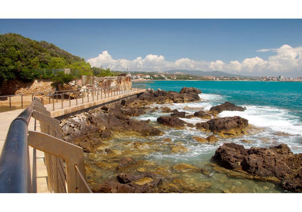 Hotel Leopoldo Castiglioncello Bagian luar foto