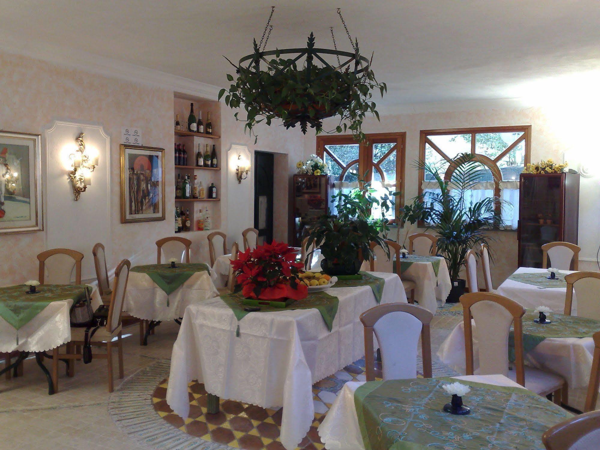 Hotel Leopoldo Castiglioncello Bagian luar foto