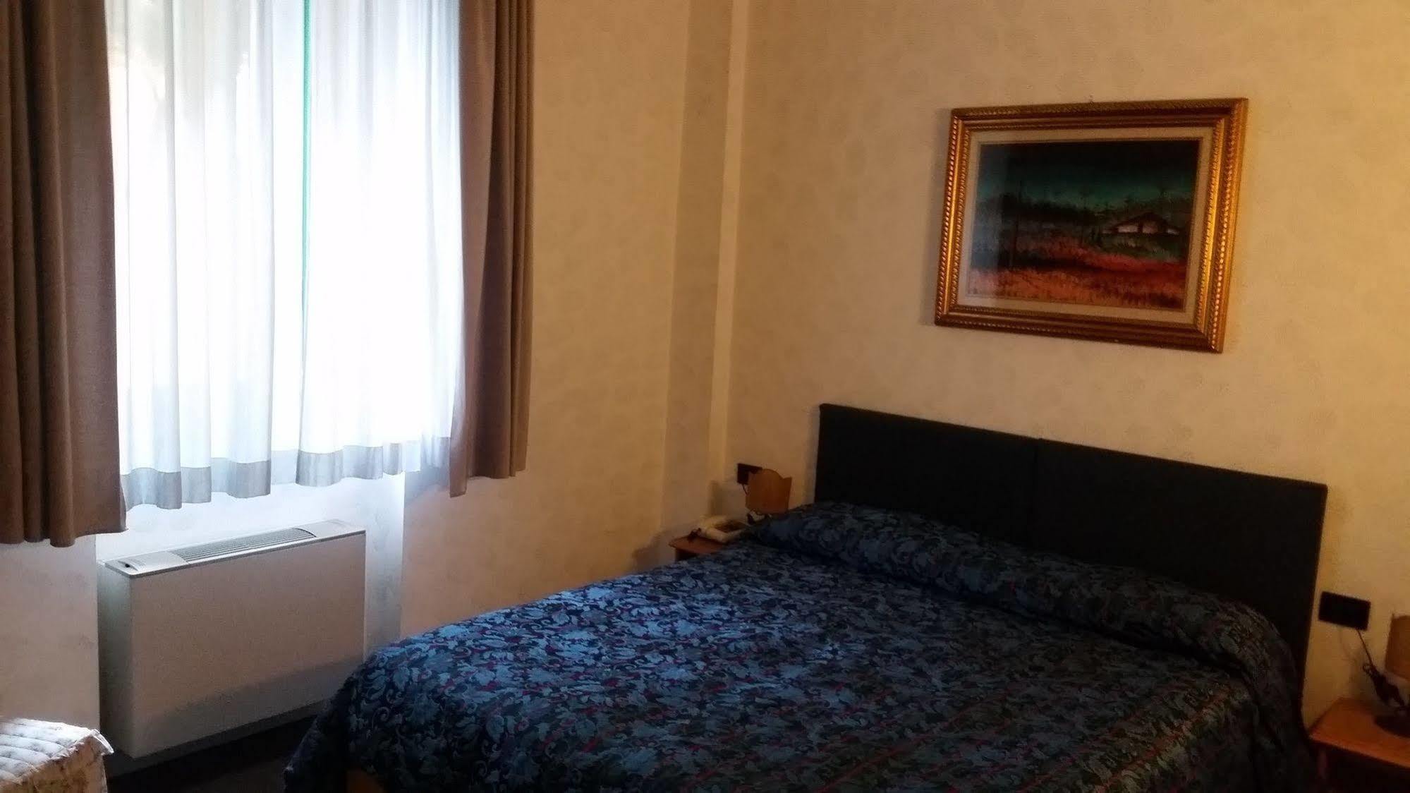 Hotel Leopoldo Castiglioncello Bagian luar foto
