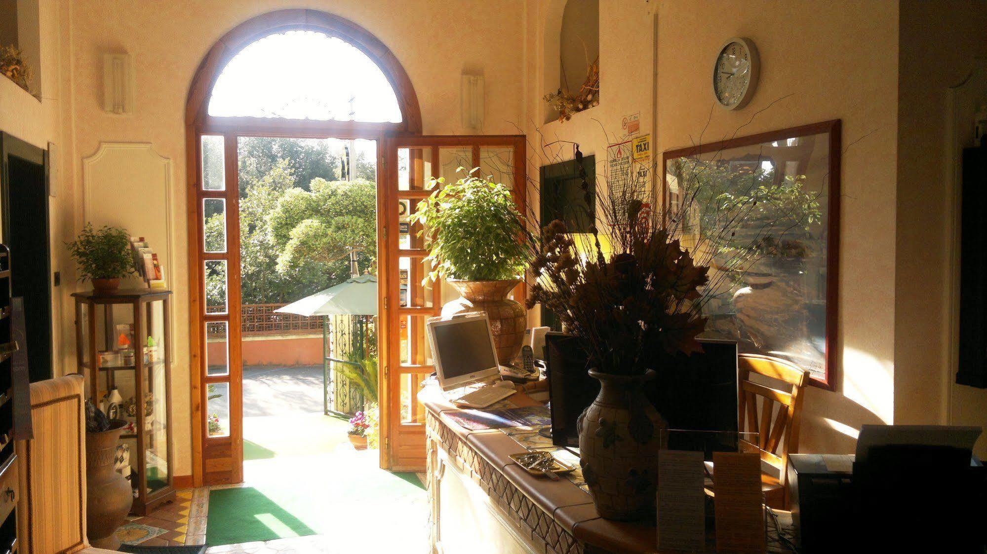Hotel Leopoldo Castiglioncello Bagian luar foto