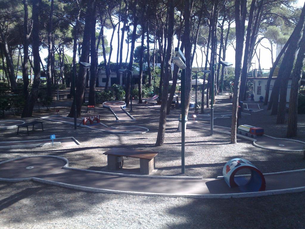 Hotel Leopoldo Castiglioncello Bagian luar foto